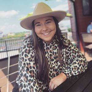 Meet your Posher, Ellie